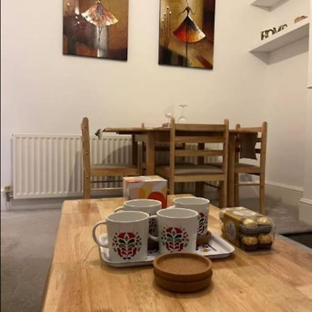 Two Bedroom Flat In Londen Buitenkant foto