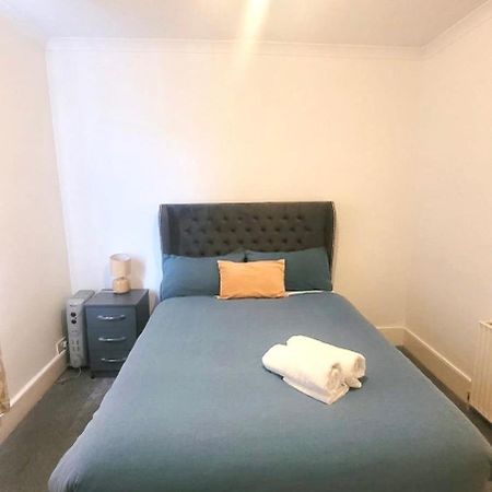 Two Bedroom Flat In Londen Buitenkant foto