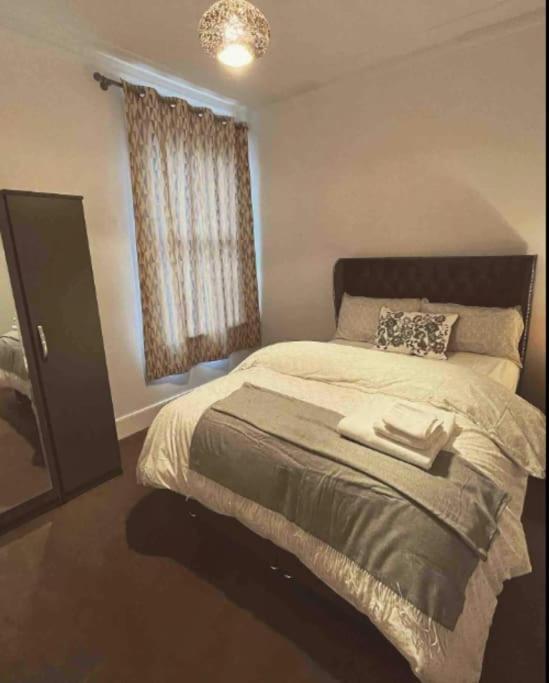 Two Bedroom Flat In Londen Buitenkant foto