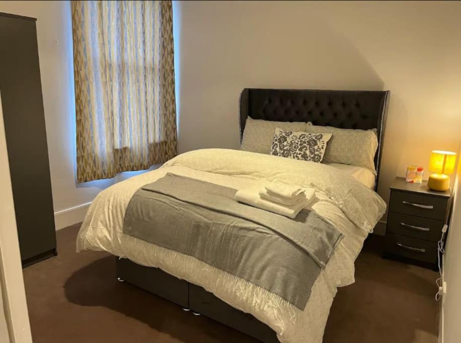 Two Bedroom Flat In Londen Buitenkant foto