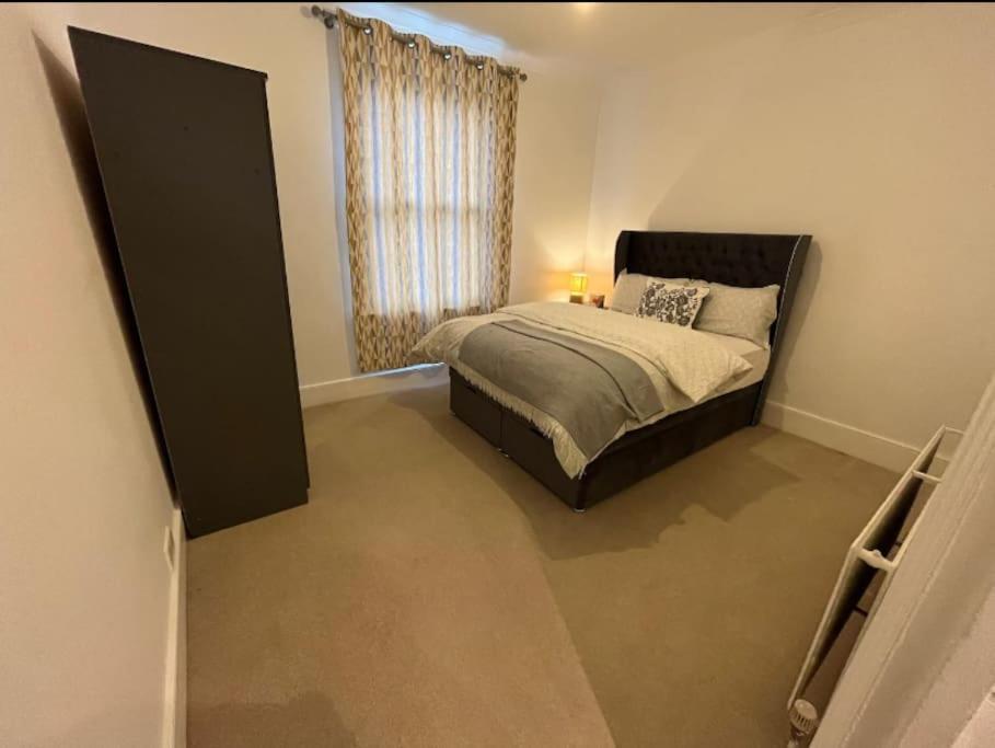 Two Bedroom Flat In Londen Buitenkant foto