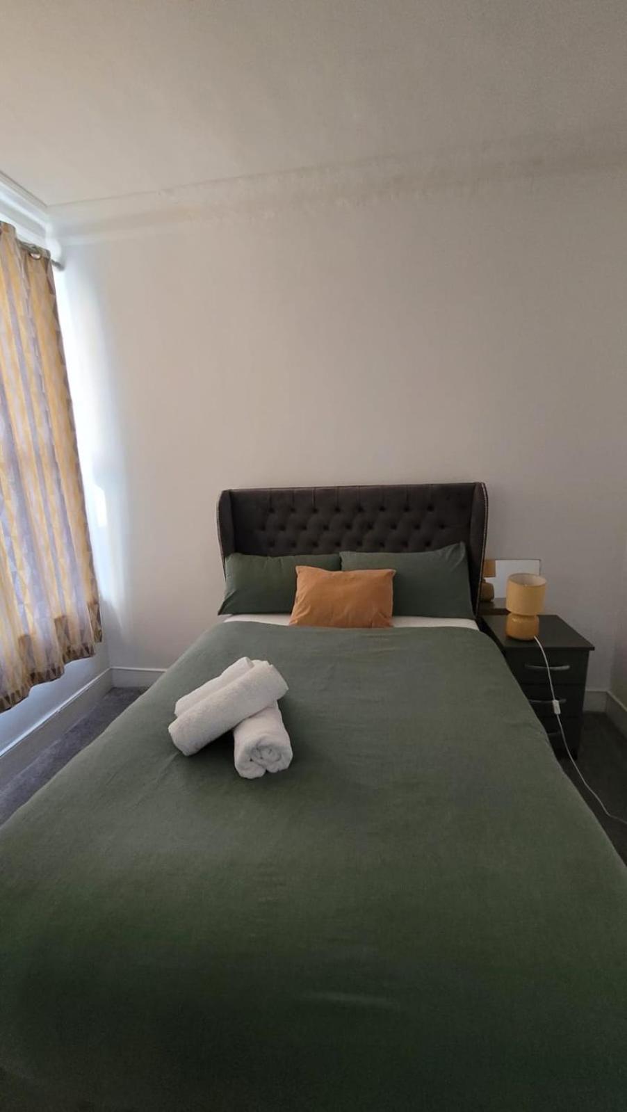 Two Bedroom Flat In Londen Buitenkant foto